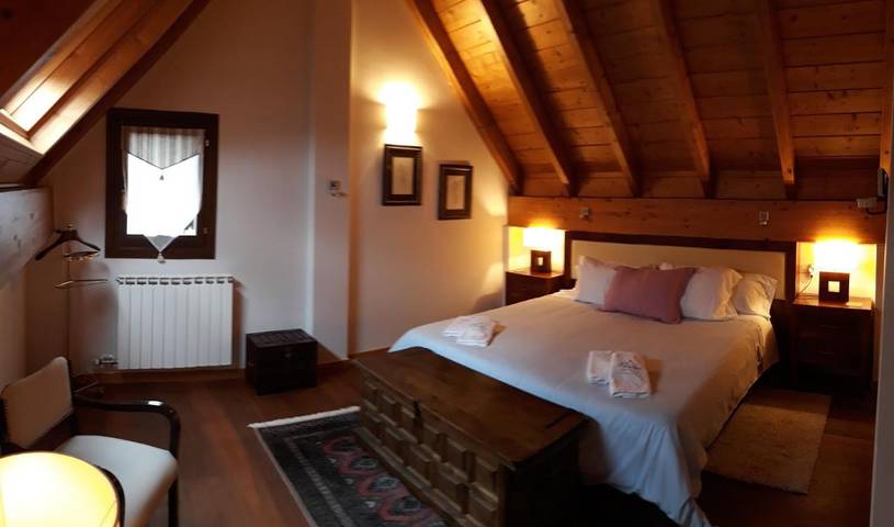 Location de vacances pour 12 personnes, avec Balcon et Terrasse ainsi que Vue sur le lac et Vue à Formigal (Ski)