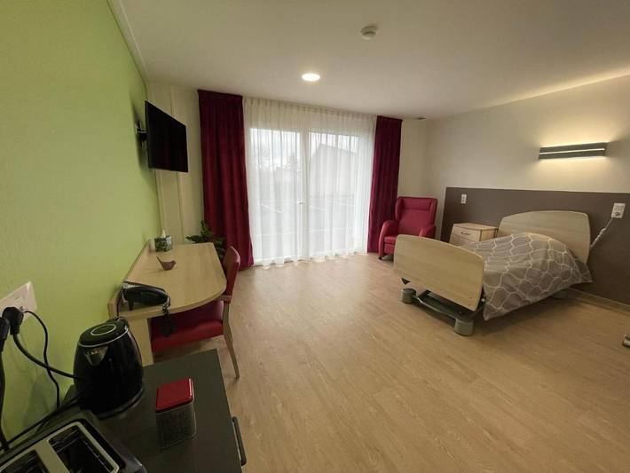 Location de vacances pour 2 personnes, avec terrasse et vue sur le lac ainsi que jardin et vue, animaux acceptés à Coulonges-sur-Sarthe - 3