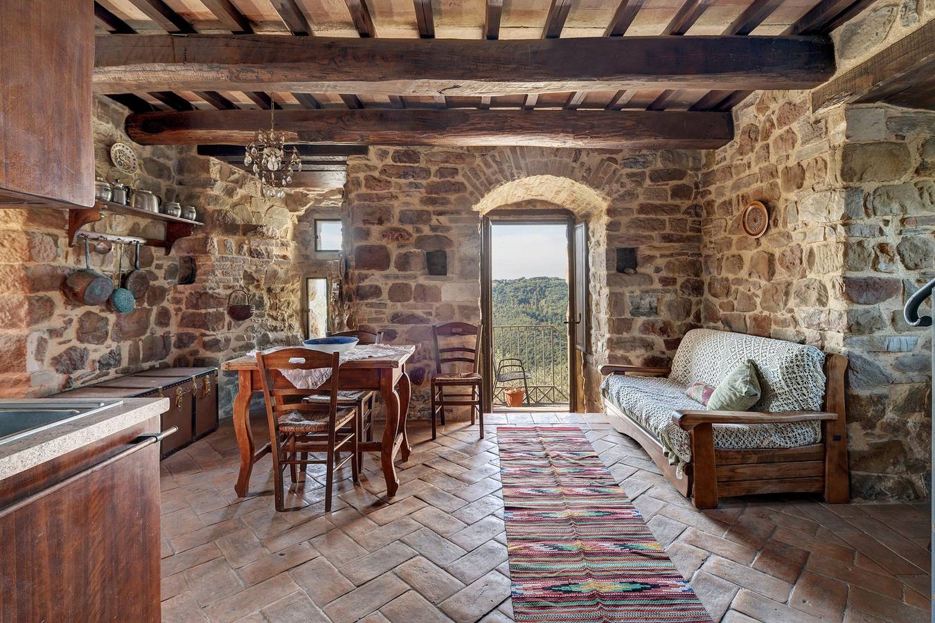 Apartamento entero, Apartamento 'Amorea - Le Dimore Del Castello' con vistas a la montaña, piscina compartida y Wi-Fi in Gualdo Cattaneo, Provincia de Perugia