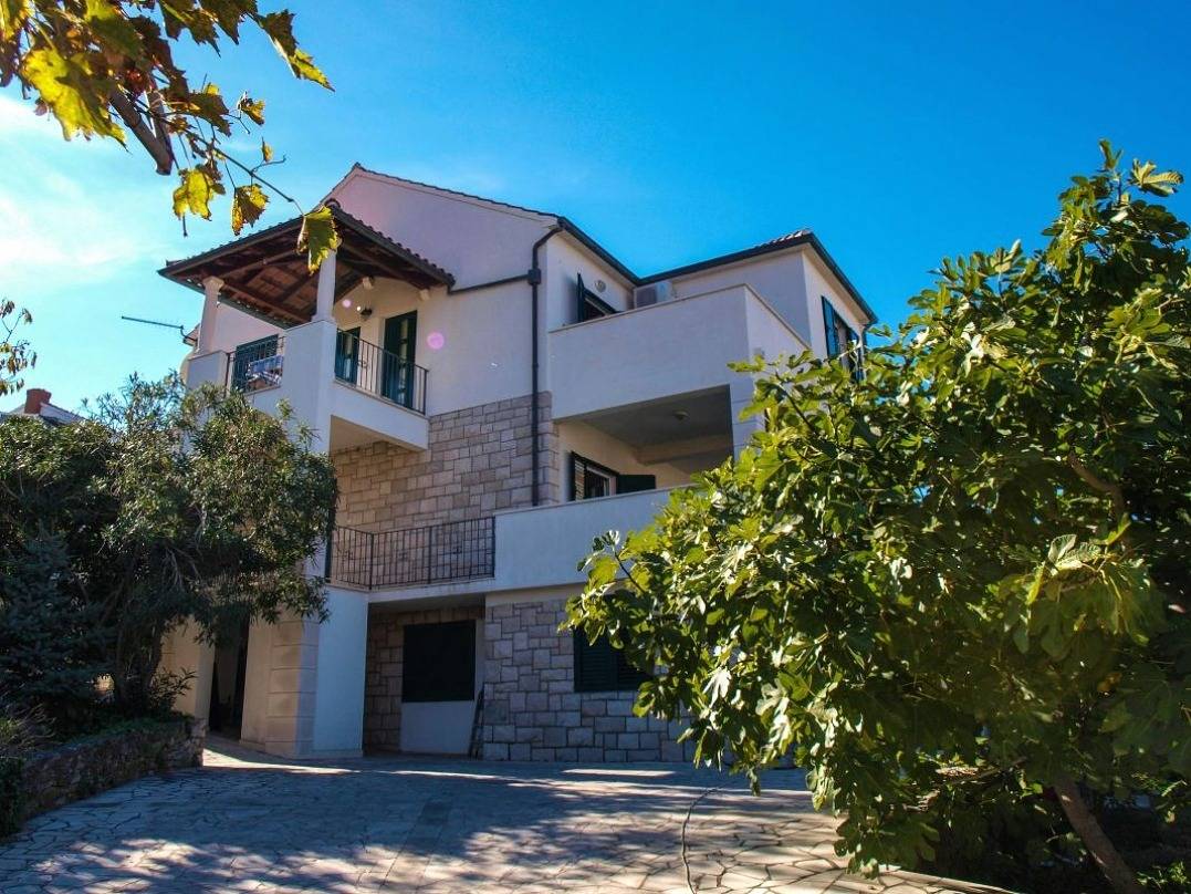 Appartamento intero, Appartamento di una stanza con terrazzo e vista mare Postire - Postira, Brazza - Brač A-17323-c in Dol (Postira), Postire