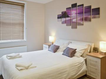 Log Cabin for 6 People in Sandown, Isle of Wight, Photo 2