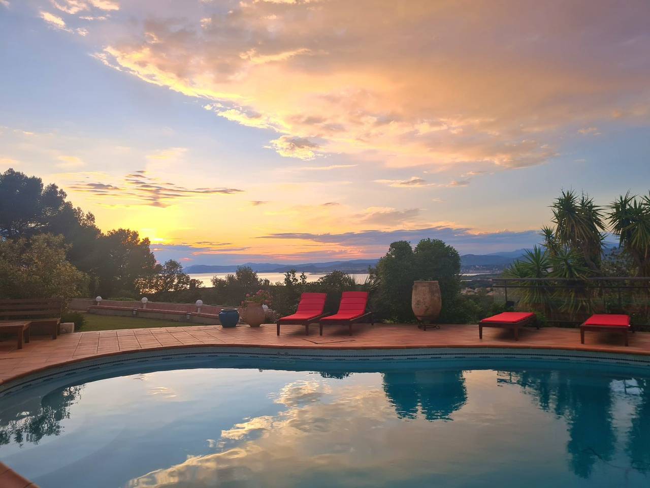 La villa M vue mer piscine calme Six-Fours - Chambre Miel (1) in Six-Fours-les-Plages, Région de Toulon