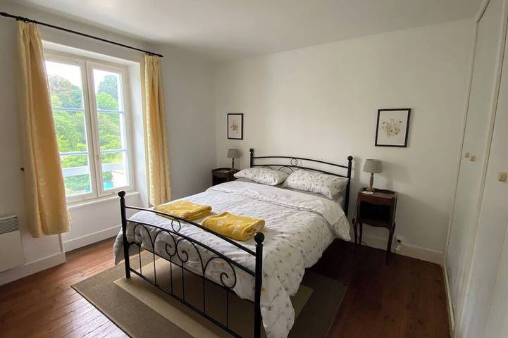 Location de vacances pour 12 personnes, avec balcon et jardin à Ruffec - 2