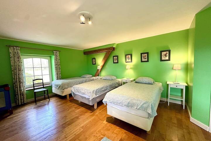 Location de vacances pour 12 personnes, avec terrasse et jardin dans Offagne - 3