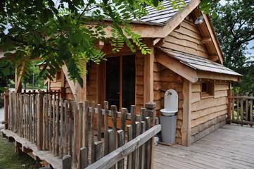 Gîte pour 2 personnes, avec terrasse dans Lac du Causse