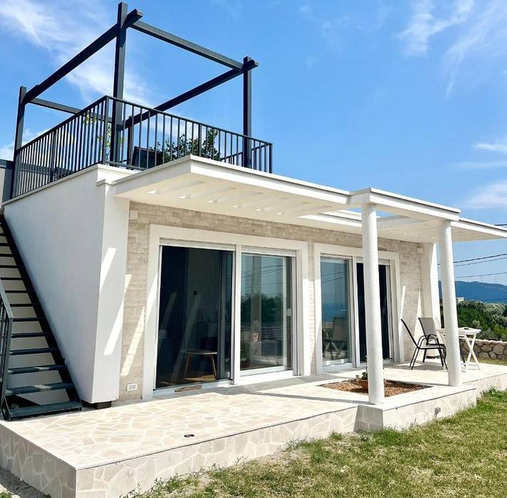 Bungalow für 2 Personen, mit Garten und Ausblick in Montenegro