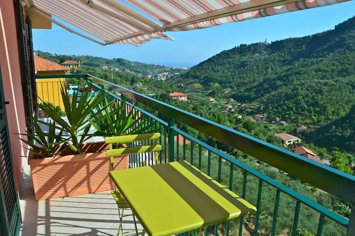 Gîte pour 3 personnes, avec jardin à Leivi