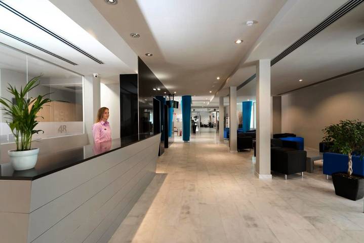 Hôtel pour 2 personnes, avec vue ainsi que piscine et balcon dans Platja de Calafell - 2