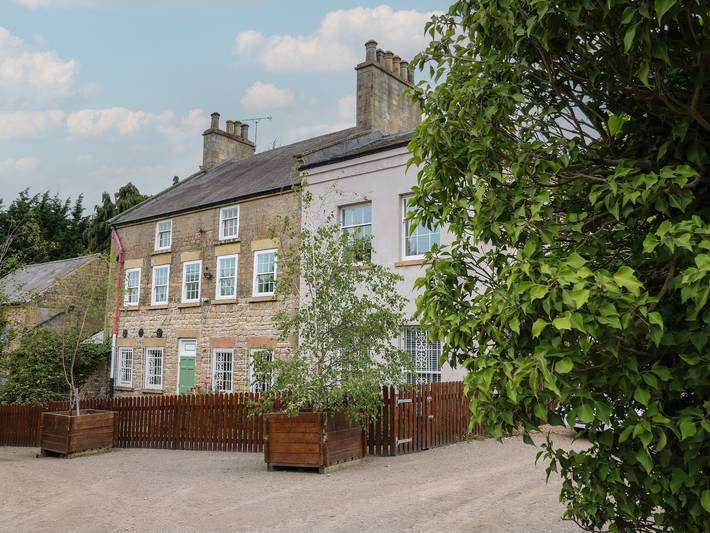 Castle for 9 people, with yard in Sherwood Forest