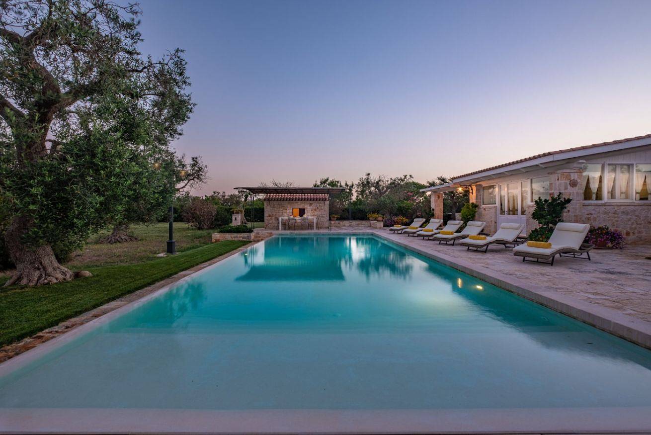 Authentic Apulian Reatreat inside Trulli with private pool in Castellana Grotte, Provincia di Bari