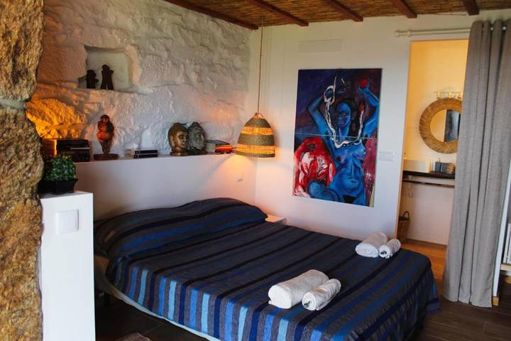 Hôtel pour 3 personnes, avec vue ainsi que piscine et jardin, animaux acceptés dans Codeçoso - 3