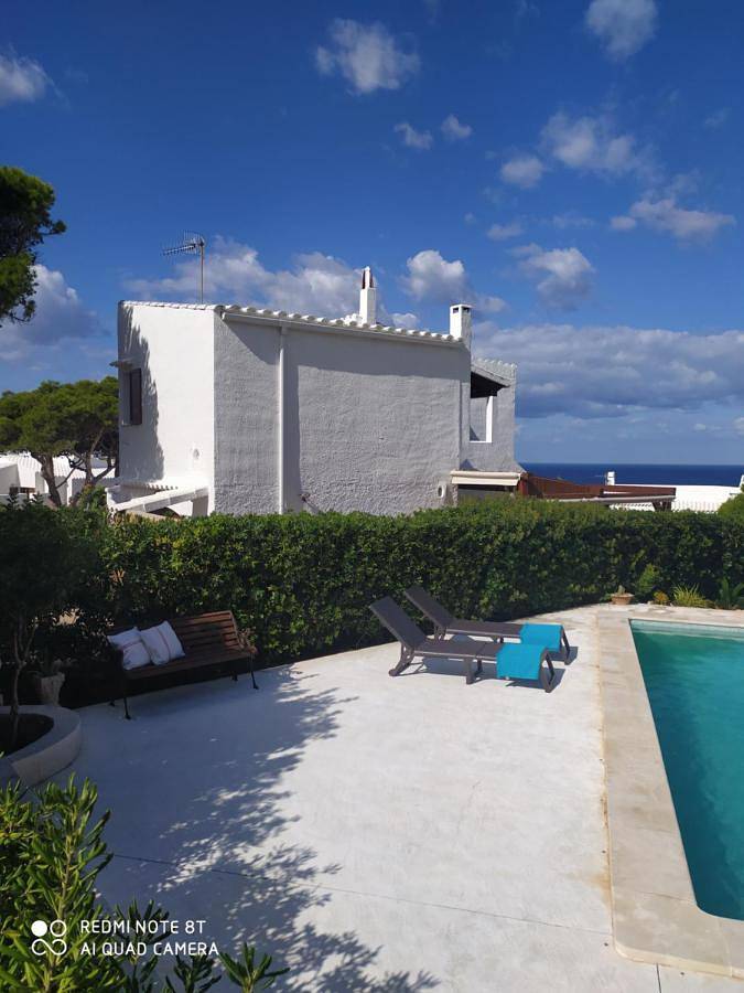 Location de vacances pour 8 personnes, avec piscine et jardin ainsi que balcon et vue à Cala Morell - 2