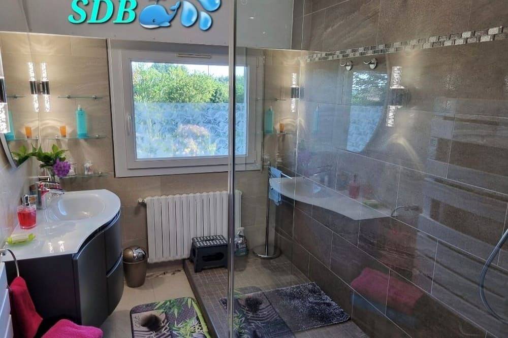 Tinat room🌹🦋 in Douarnenez, Region de Quimper