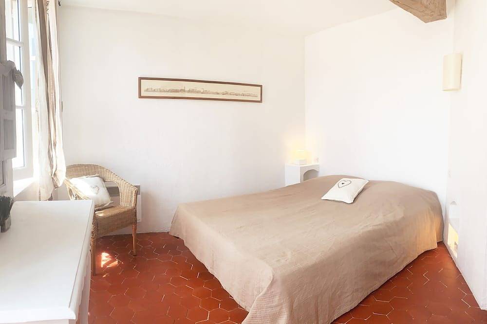 Charming house in a Provencal village 20 minutes from the beach in Pierrefeu-du-Var, Toulon regio