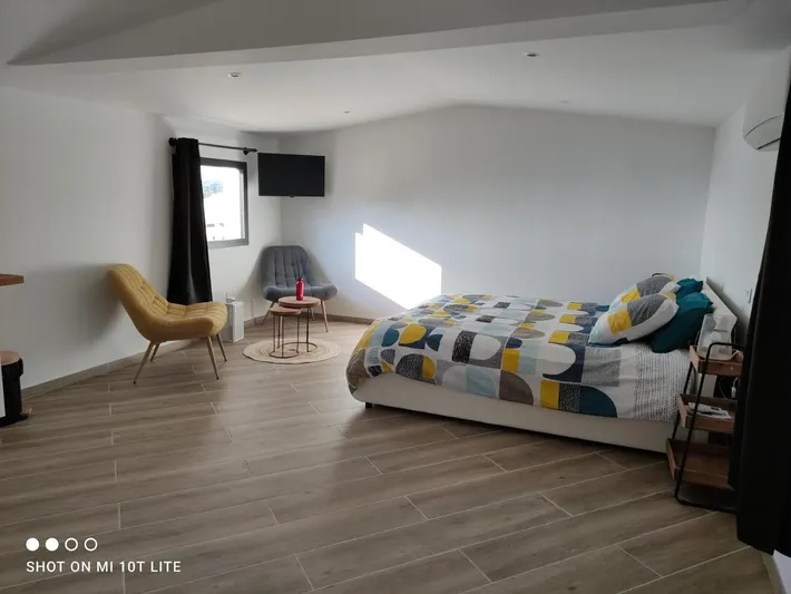 Apartamento de vacaciones para 2 personas, con vistas además de terraza y jardín - 1