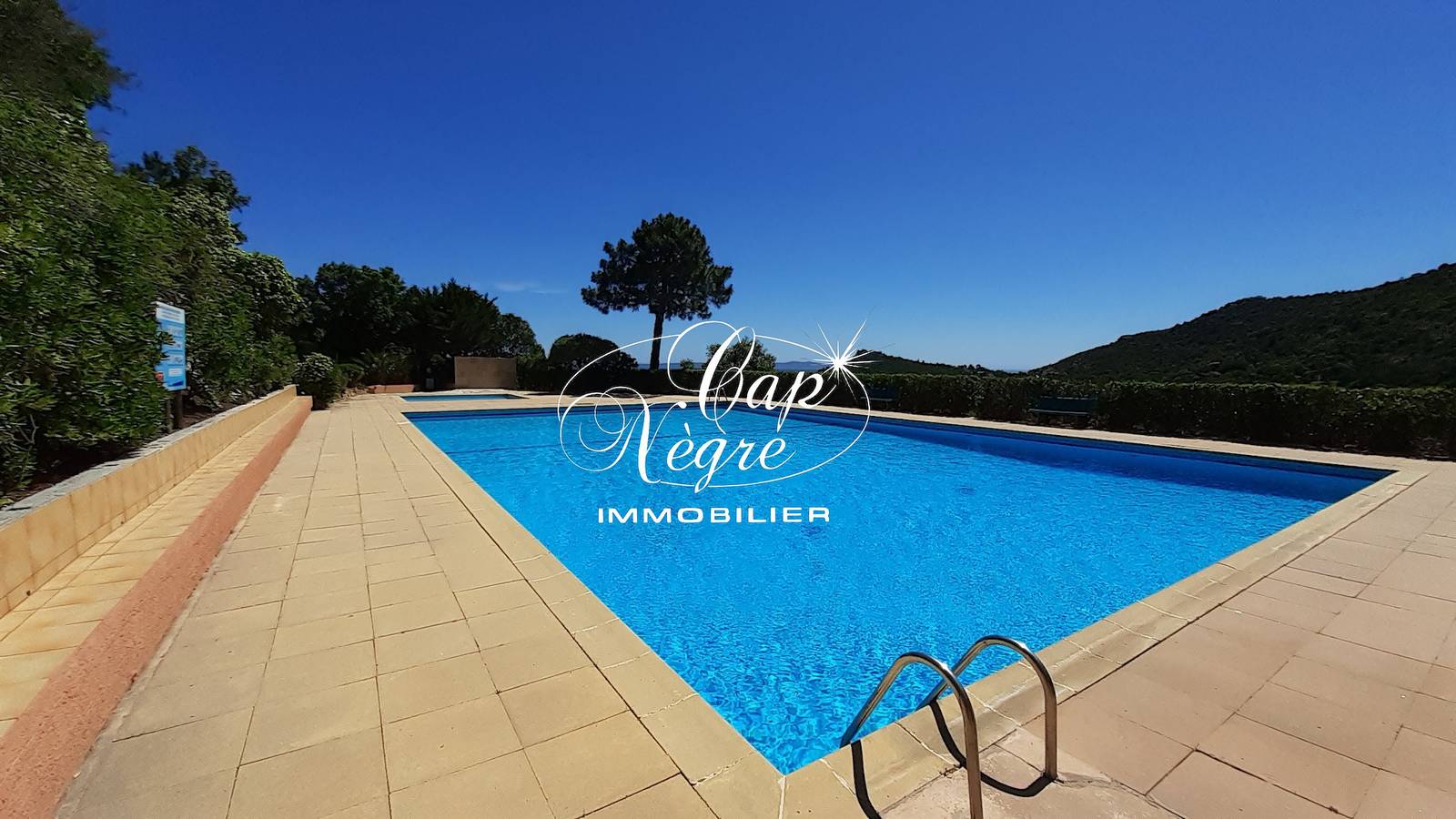 Entire apartment, Charmant Mazet classé 1 étoile vue mer résidence piscine à Pramousquier in Le Lavandou, Toulon region