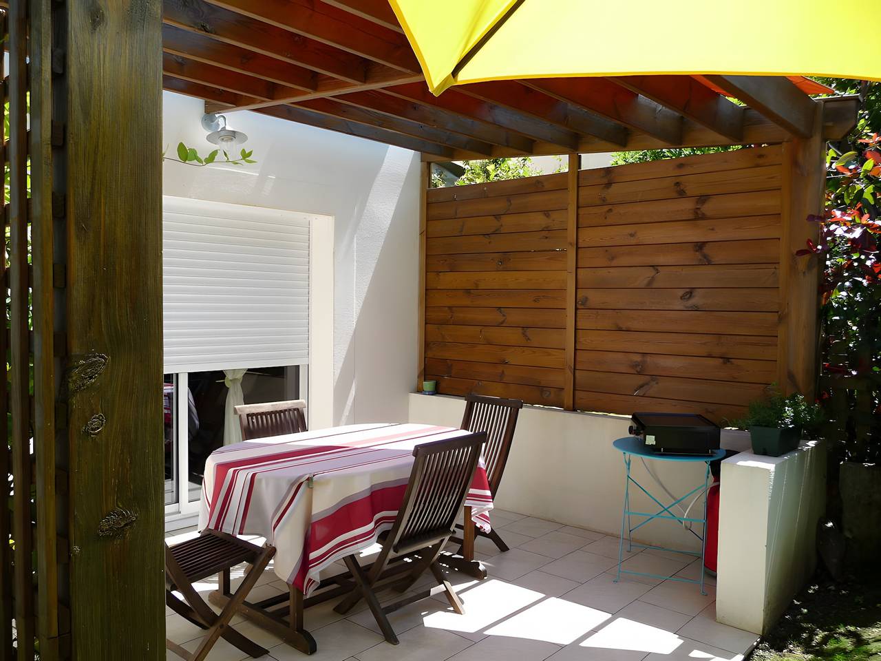 Holiday Home 'Gîte Le Fief De La Fontaine' with Private Terrace, Shared Garden and Wi-Fi in Port-Saint-Père, Nantes region