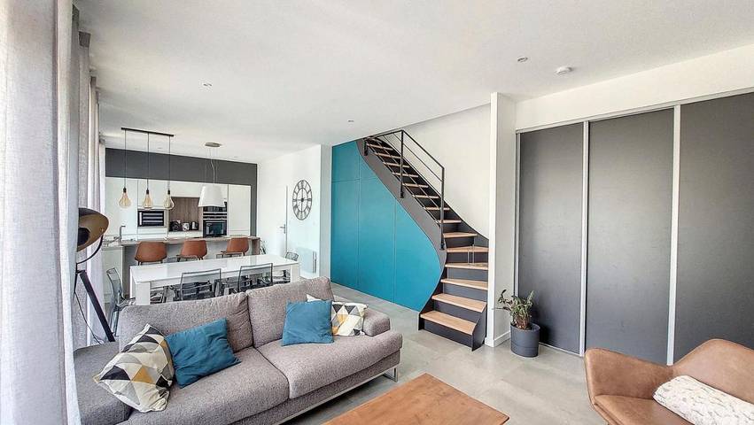 Gîte pour 5 personnes, avec terrasse et jardin, animaux acceptés à Neuville-sur-Saône