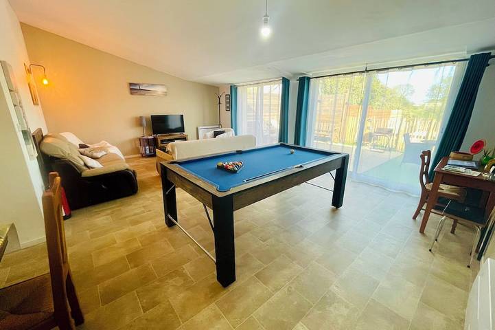 Location de vacances pour 8 personnes, avec jardin à Saint-Révérend