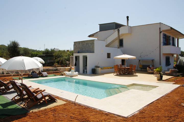 Location de vacances pour 2 personnes, avec Vue sur l’océan ainsi que Balcon/Terrasse et Jardin à Parabita