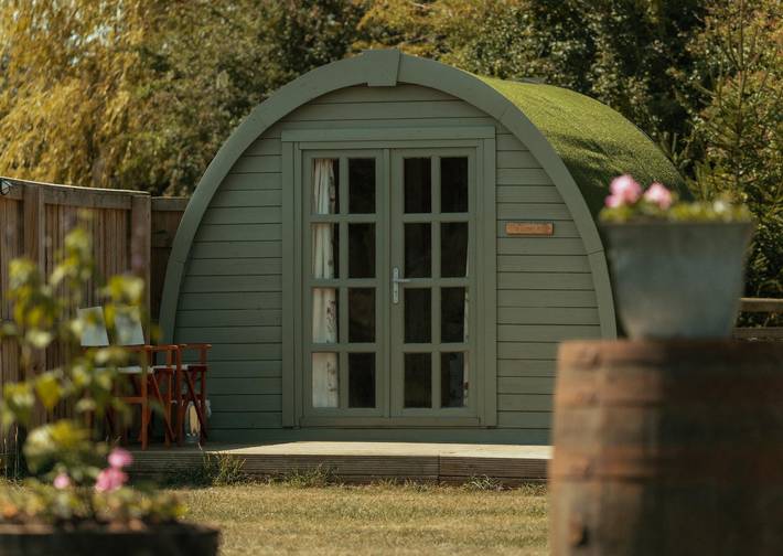 Glamping for 2 people in Wiltshire