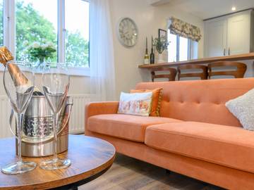 Glamping for 5 People in Bradford, West Yorkshire, Photo 1