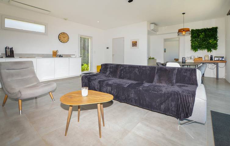Appartement confortable avec piscine, terrasse et WiFi - 2,5 km de la plage in Zonza, Arrondissement de Sartène