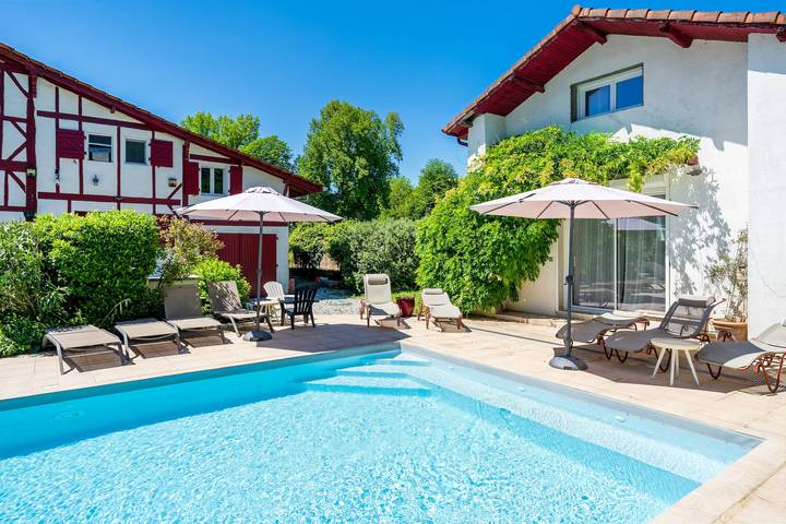 Gîte pour 8 personnes, avec Jardin