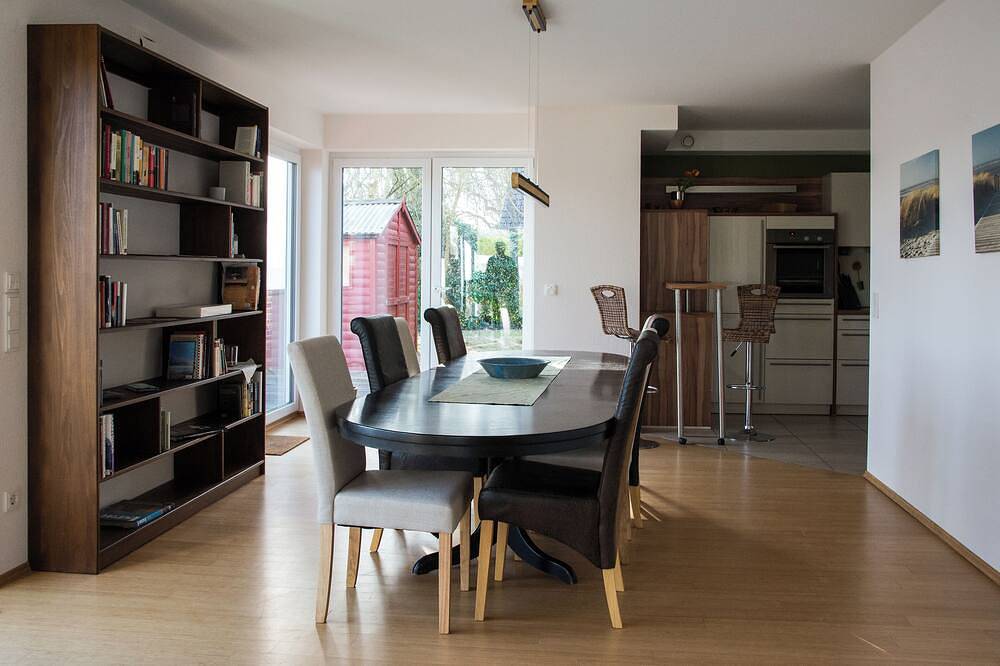 Wunderschönes Haus mit Garten am Privat-See in Geestland, Cuxland