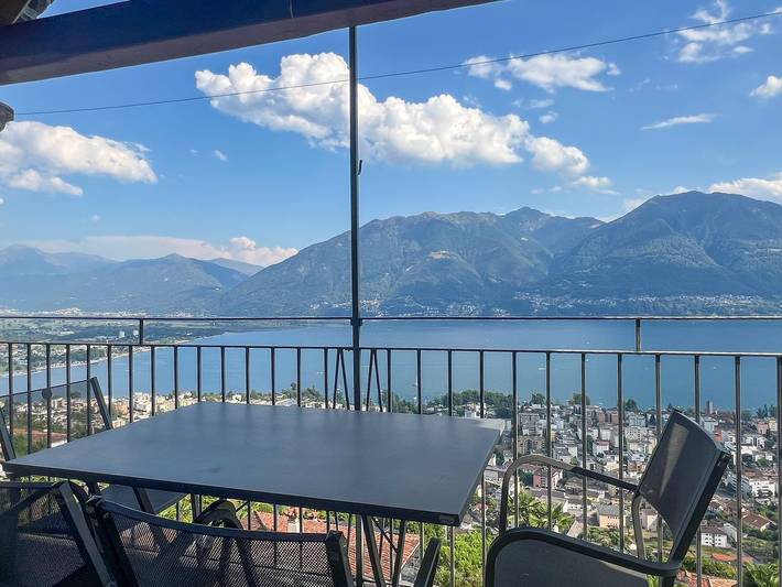 Ferienwohnung für 4 Personen, mit Balkon und Seeblick in Brione sopra Minusio