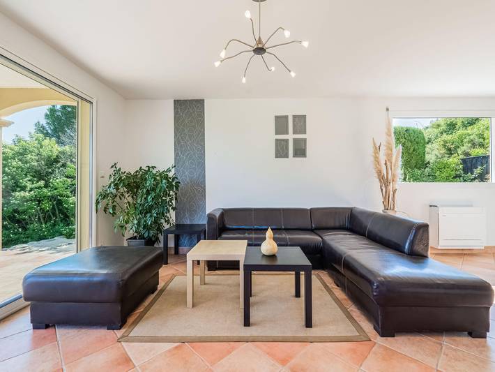 Location de vacances pour 6 personnes, avec piscine ainsi que jardin et terrasse, animaux acceptés à Les Vans - 3