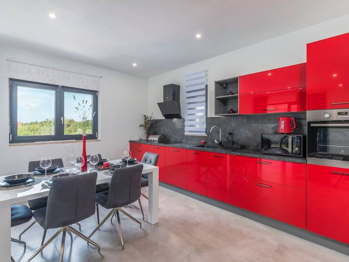 Ferienhaus für 8 Personen, mit Terrasse und Garten sowie Pool, kinderfreundlich in Novigrad - 3