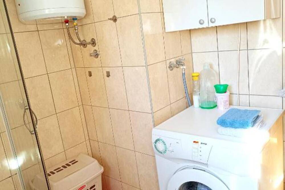 Ganze Wohnung, Adam Apartment Near the Airport - Twobedroom Apartment in Kastel Novi, Kaštela