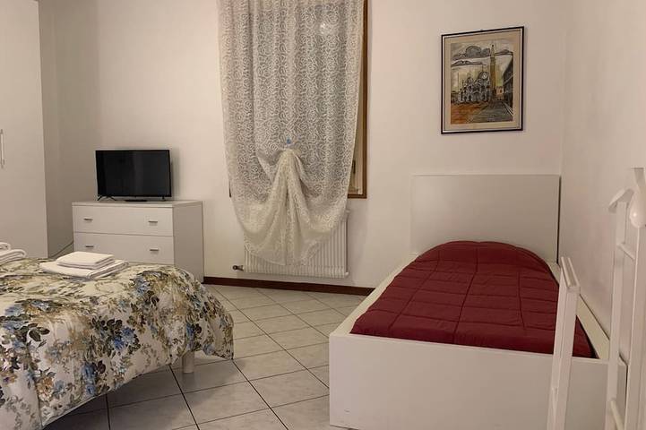 Apartamento entero, Plana pequeño y acogedor, cerca de Venecia in Mestre, Venecia