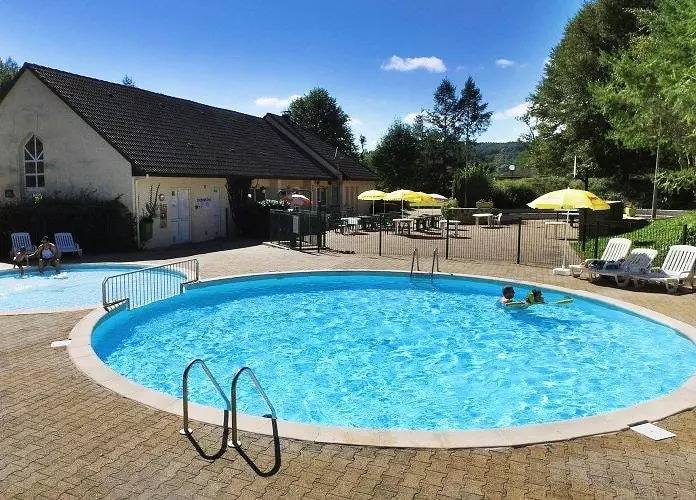 Gîte 3 pièces 6 personnes in Champs-sur-Tarentaine-Marchal, Parc naturel régional des Volcans d'Auvergne