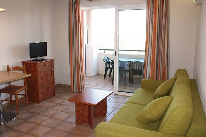 Appartement entier, Studio avec accès piscine, Wi-Fi + Parking gratuit in Ciboure, Région de Bayonne