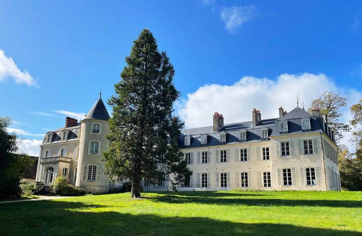 Villa pour 47 personnes, avec Balcon et Terrasse ainsi que Jardin et Sauna