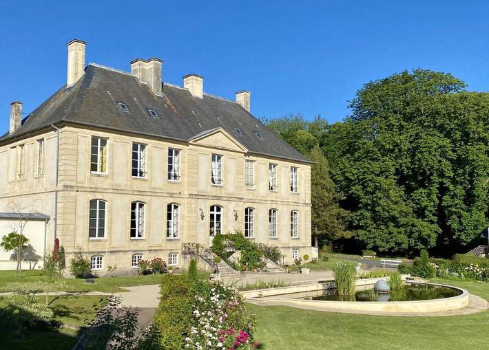 Location de vacances pour 2 personnes, avec terrasse ainsi que jardin et piscine à Vaux-sur-Aure - 2