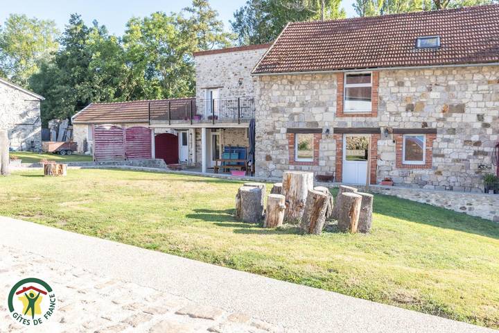 Gîte pour 8 personnes, avec jardin dans Verneuil (Marne)