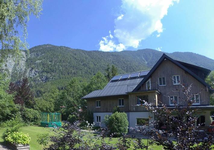 Ferienhaus für 20 Personen, mit Balkon und Terrasse sowie Garten und Pool in Obertraun