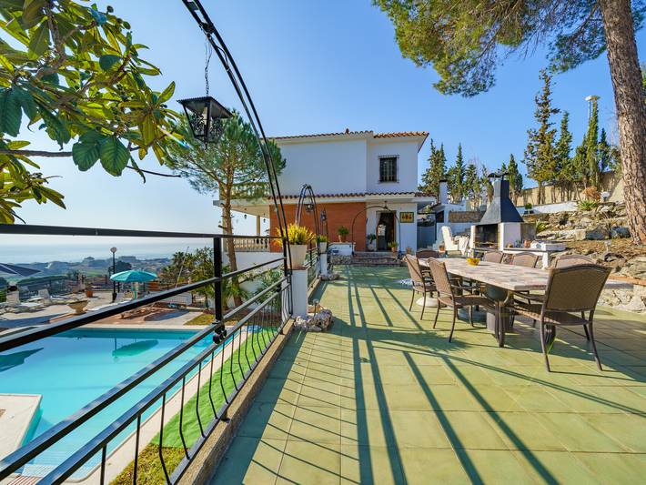 Chalet para 12 personas, con Balcón además de Terraza y Jardín en Maresme - 2