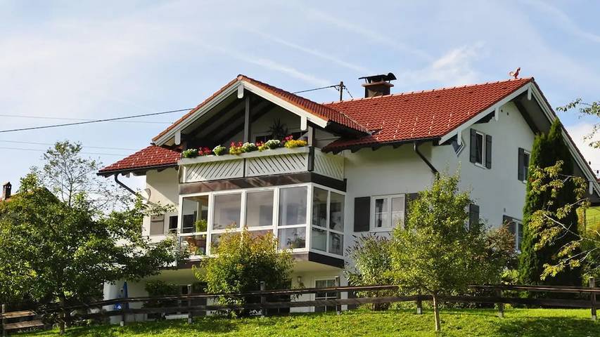 Ferienhaus für 2 Personen, mit Terrasse und Garten in Wertach