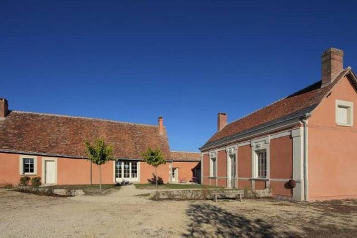 Location de vacances pour 14 personnes, avec jardin et piscine à Ambillou