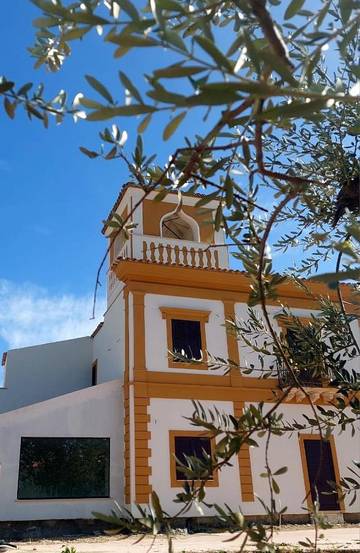 Location de vacances pour 2 personnes, avec terrasse ainsi que vue et jardin, animaux acceptés à Sommatino