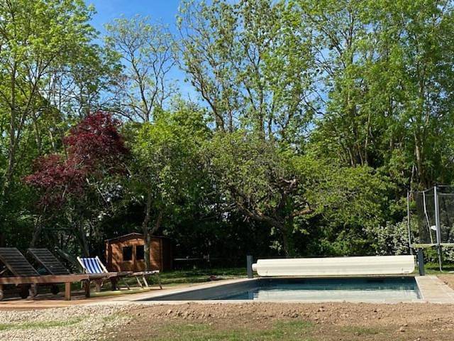 Location de vacances pour 9 personnes, avec jardin et piscine à Saint-Étienne-la-Thillaye - 3