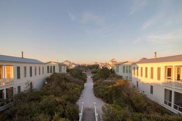 Vacation House for 16 Guests in Watercolor, Seagrove Beach, Picture 1