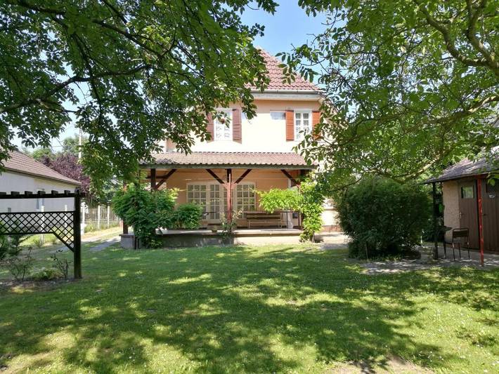 Ferienhaus für 12 Personen, mit Terrasse und Garten