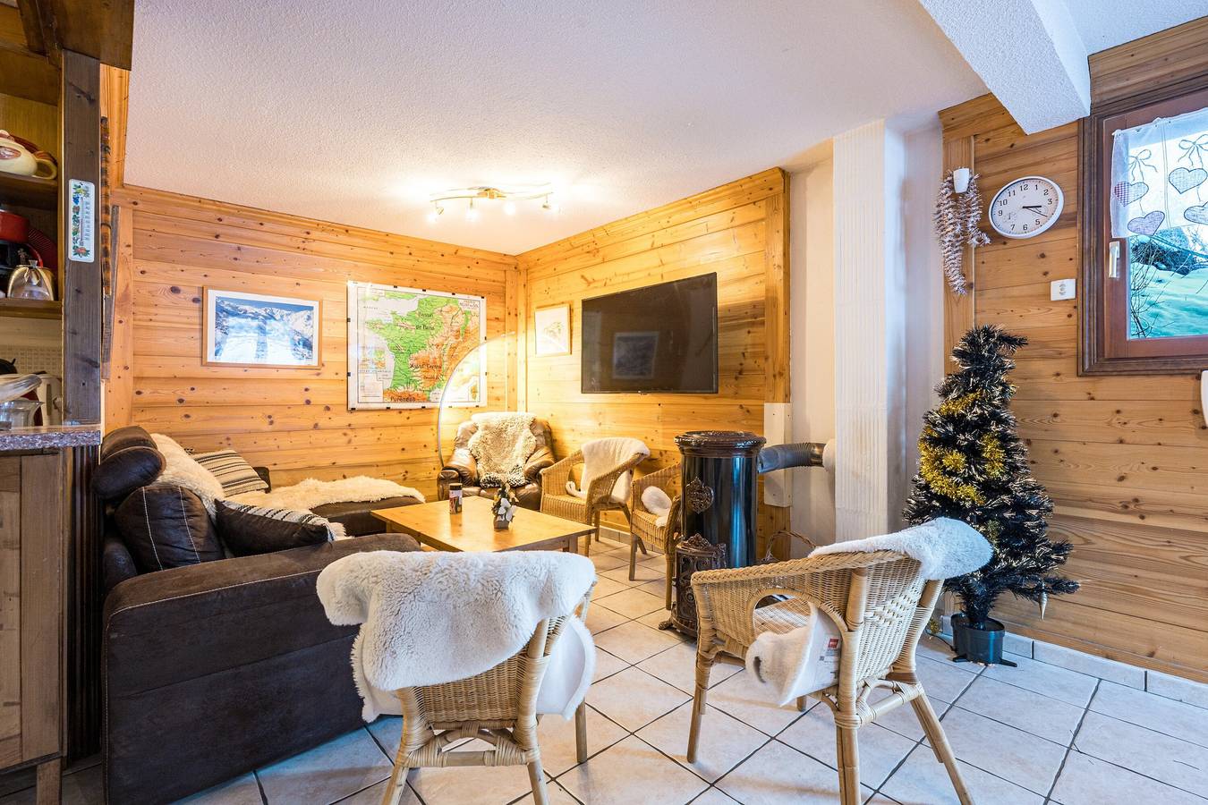 Entire apartment, Chalet 'Genepi - 14p' with Mountain Views, Private Terrace and Wi-Fi in Saint-Martin-de-Belleville, Les Trois Vallées