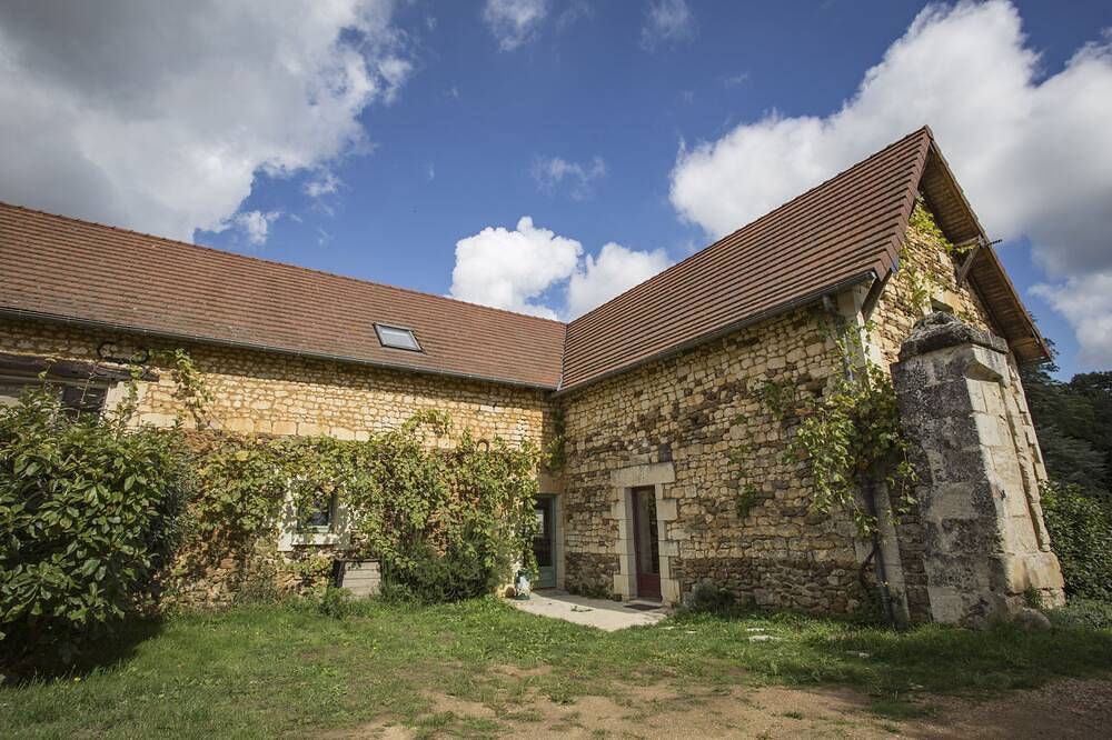 Gîte rural 10 personnes / Piscine - Ping-Pong - Etang de pêche - Parc in Vellèches, Vienne (France)