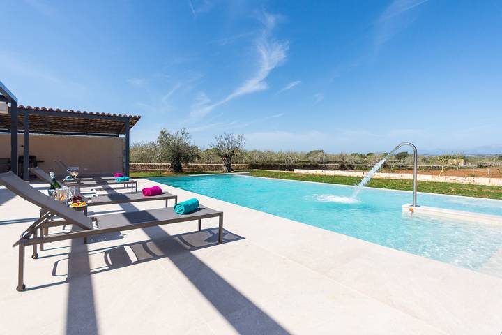 Beautiful Finca "Son Quillot 1" with swimming pool and garden in Ariany, Majorca Center